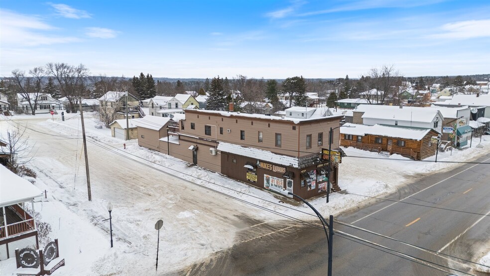 401 E Sheridan St, Ely, MN en venta - Foto principal - Imagen 1 de 58