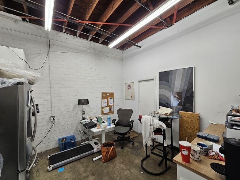 1216 E 18th St, Los Angeles, CA en alquiler - Foto del edificio - Imagen 3 de 11