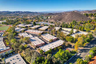 31304-31348 Via Colinas, Westlake Village, CA en alquiler Vista aérea- Imagen 2 de 3