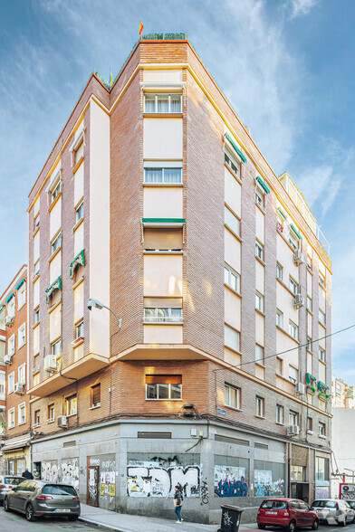 Calle Pérez Ayuso, 1, Madrid, Madrid en venta - Foto del edificio - Imagen 2 de 2