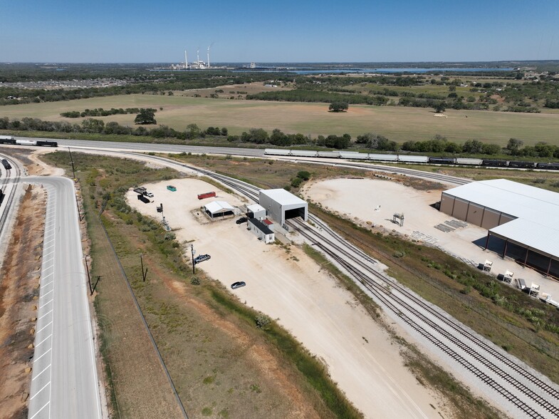 16492 Old Corpus Christi Rd, Elmendorf, TX en alquiler - Foto del edificio - Imagen 1 de 9