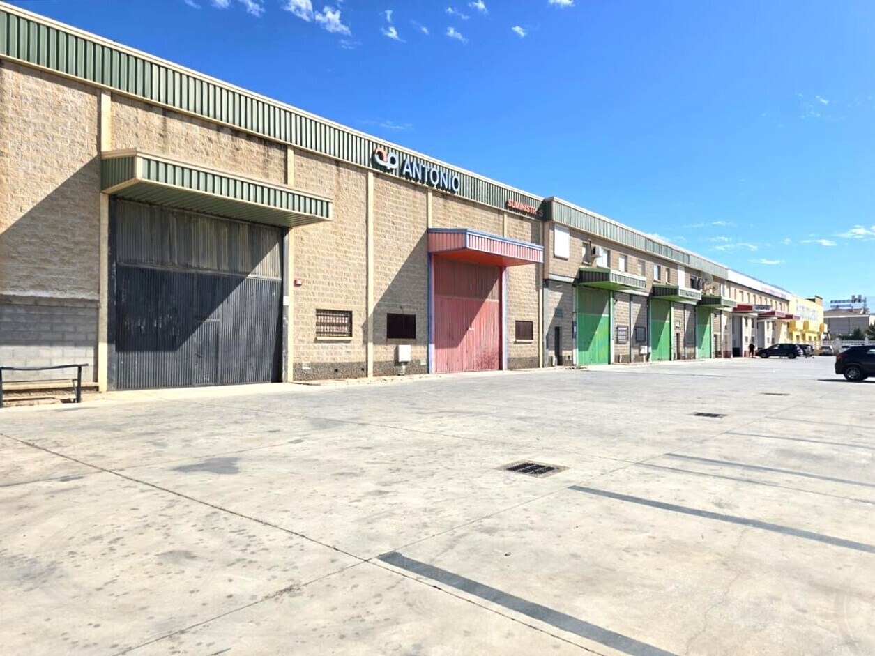 Vía de Pinos, Atarfe, Granada en venta Foto del edificio- Imagen 1 de 15