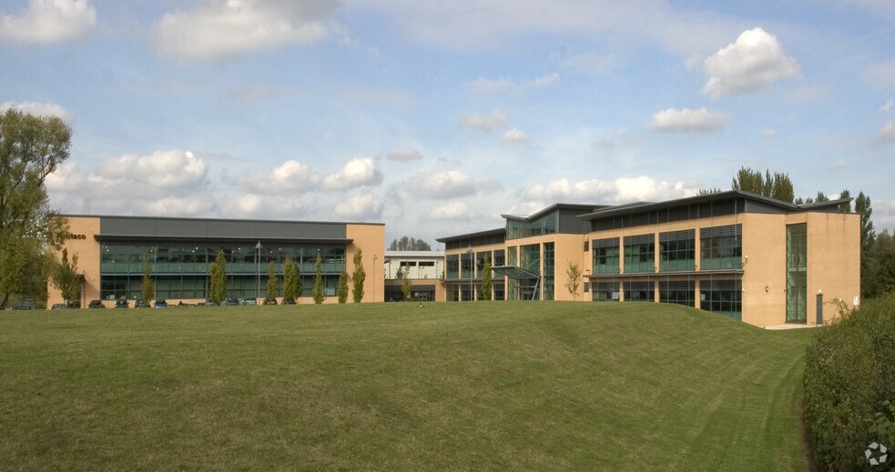 Davy Ave, Milton Keynes en alquiler - Foto del edificio - Imagen 2 de 11