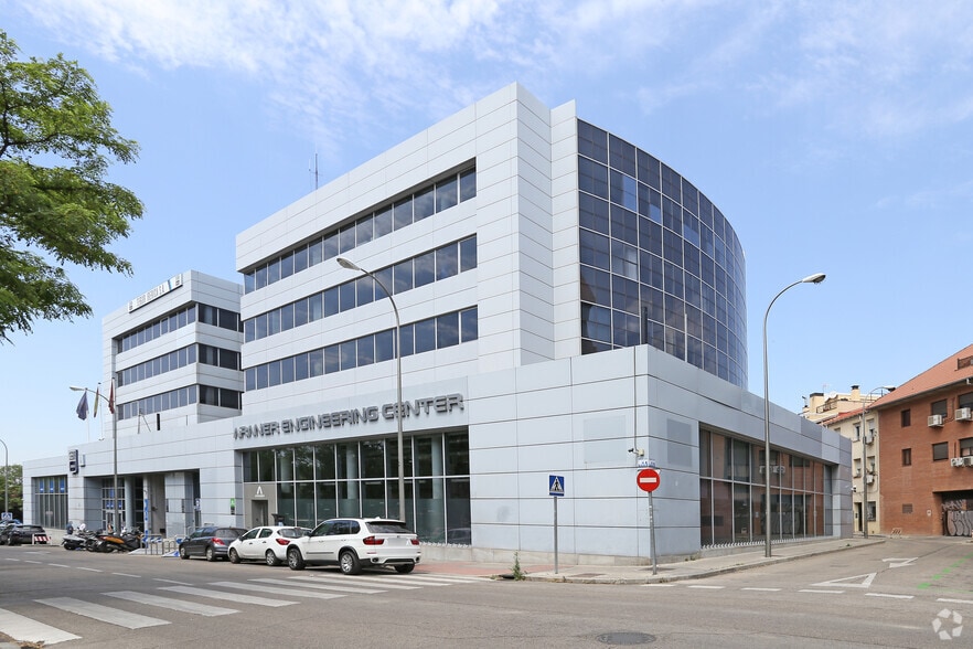 Calle de Juan de Mariana, 17, Madrid, Madrid en alquiler - Foto del edificio - Imagen 2 de 9