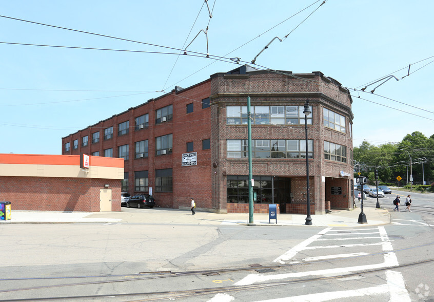 2001 Beacon St, Brighton, MA en alquiler - Foto del edificio - Imagen 2 de 9