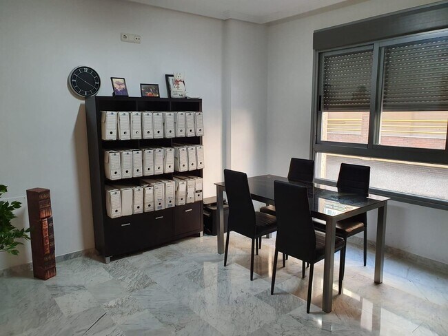 Más detalles de Oficina en alquiler