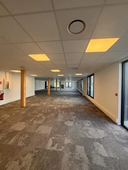 2 Rue Du Dr Charles-Gabriel Pravaz, Sainte-Foy-lès-Lyon en alquiler - Foto del edificio - Imagen 3 de 6