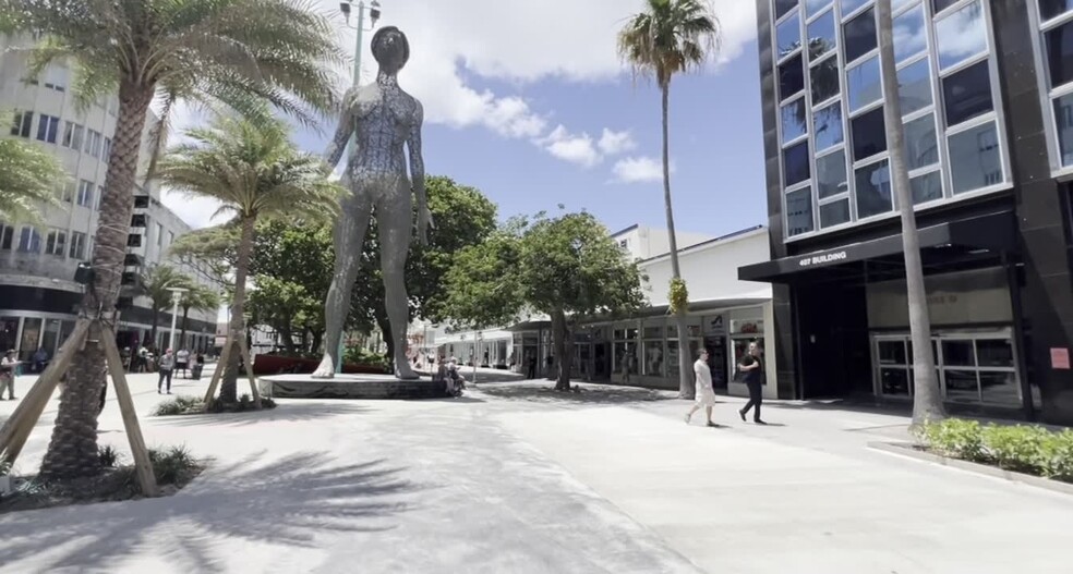 401-407 Lincoln Rd, Miami Beach, FL en alquiler - Vídeo de anuncio comercial - Imagen 2 de 13