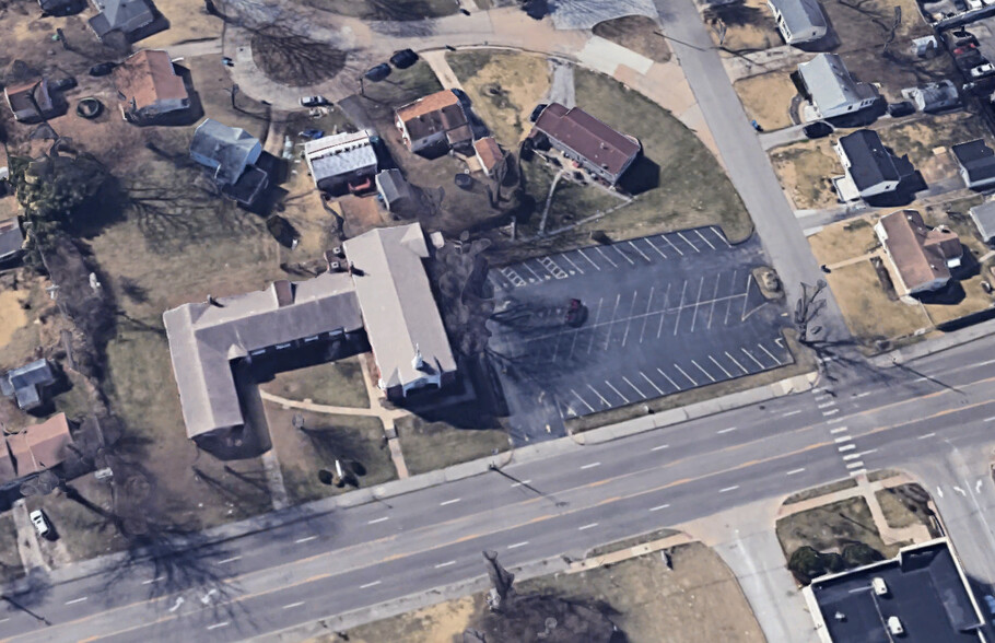 1570 Chambers Rd, Dellwood, MO en alquiler - Foto del edificio - Imagen 3 de 12