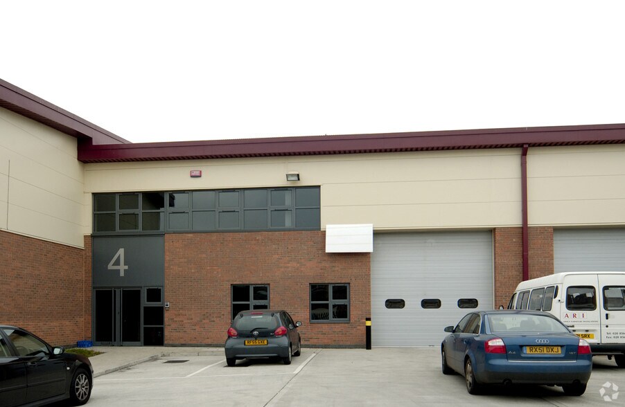 89 Manor Farm Rd, Wembley en venta - Foto del edificio - Imagen 2 de 2