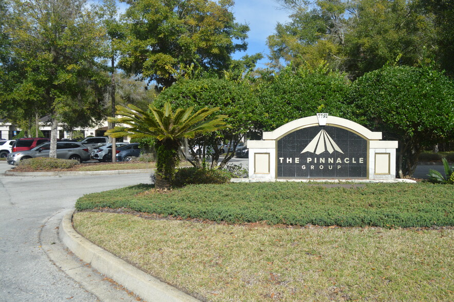 7791 Belfort Pky, Jacksonville, FL en alquiler - Foto del edificio - Imagen 3 de 16