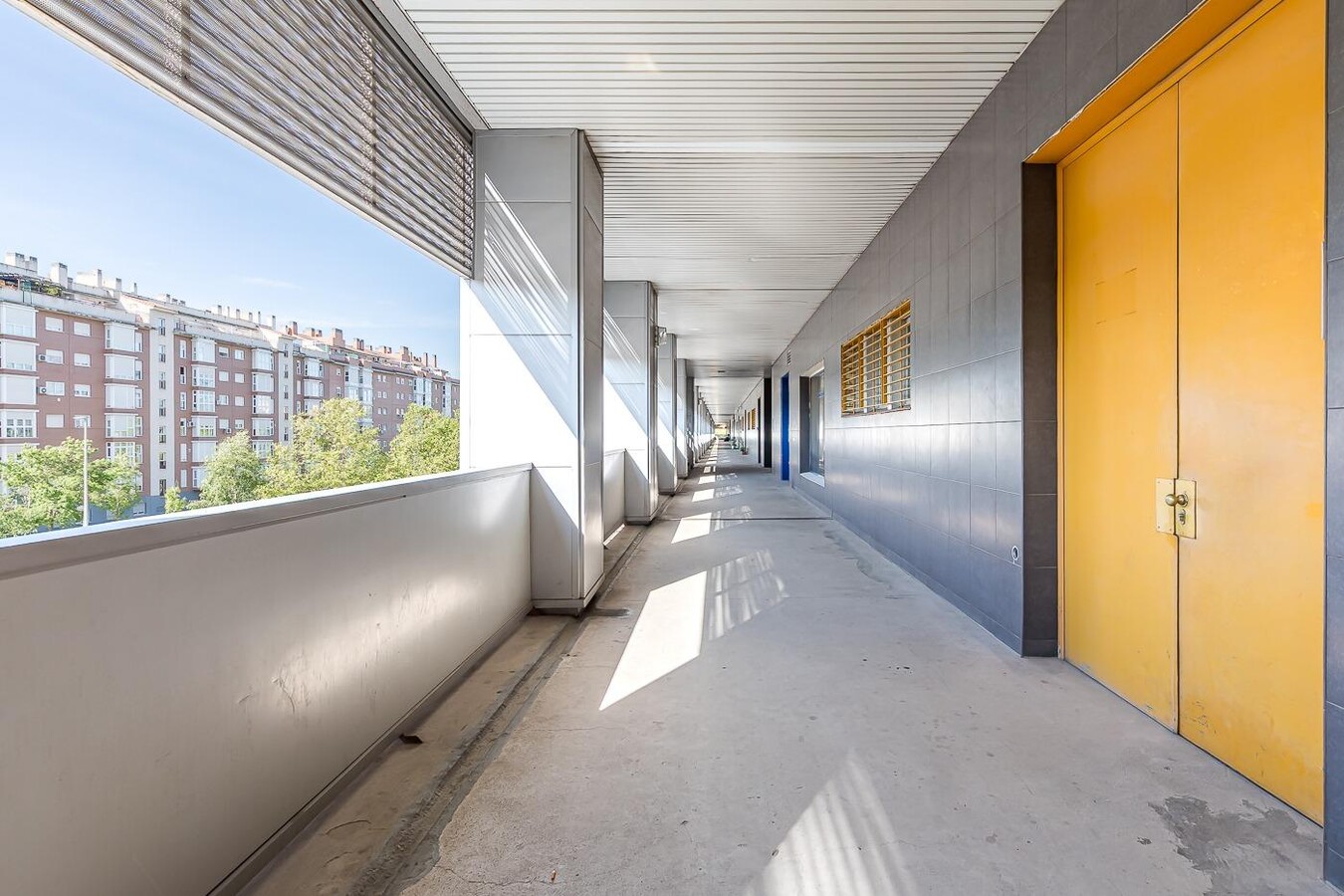 Calle de Isabel Colbrand, 10-12, Madrid, MAD 28050 - - - Foto del interior - Image 1 of 12