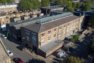 9-15 Elthorne Rd, London en alquiler Foto del edificio- Imagen 1 de 6