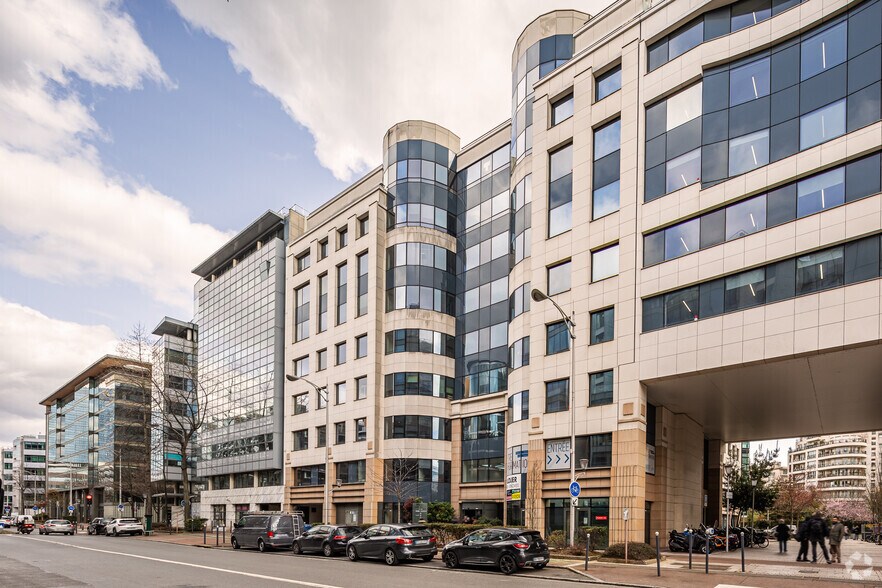 19-27 Rue Camille Desmoulins, Issy-les-Moulineaux en alquiler - Foto del edificio - Imagen 2 de 7