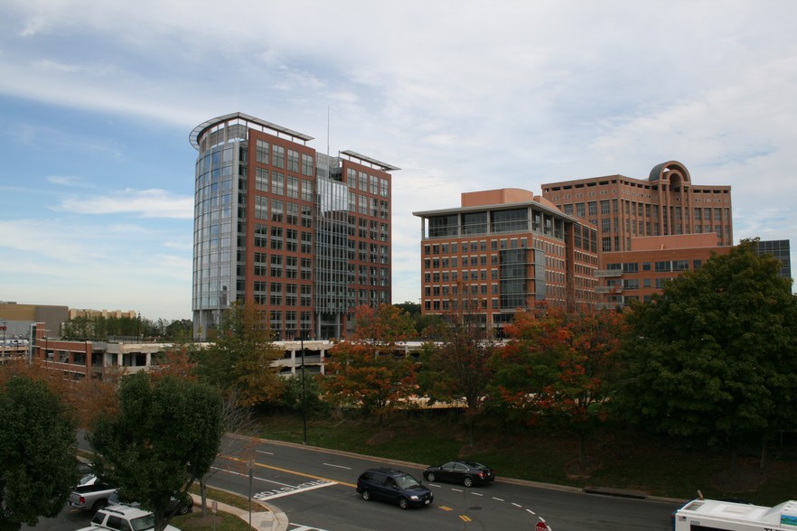 1850 Towers Crescent Plz, Vienna, VA en alquiler - Foto del edificio - Imagen 2 de 8