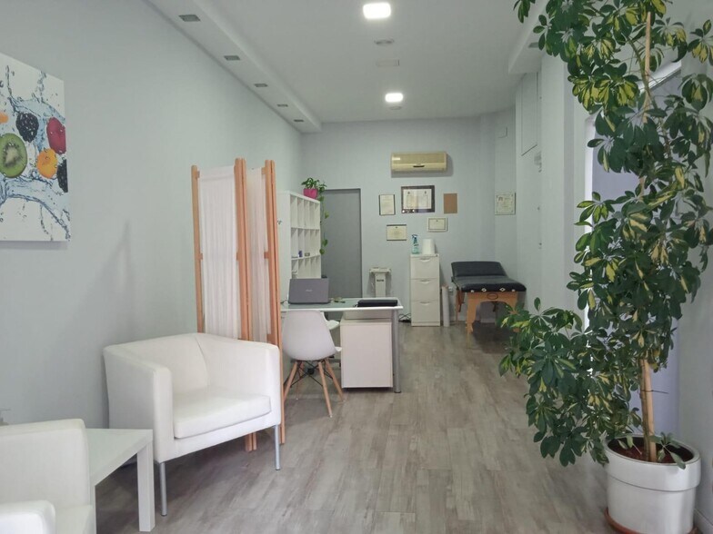 Local en Cáceres en venta - Foto del edificio - Imagen 2 de 5