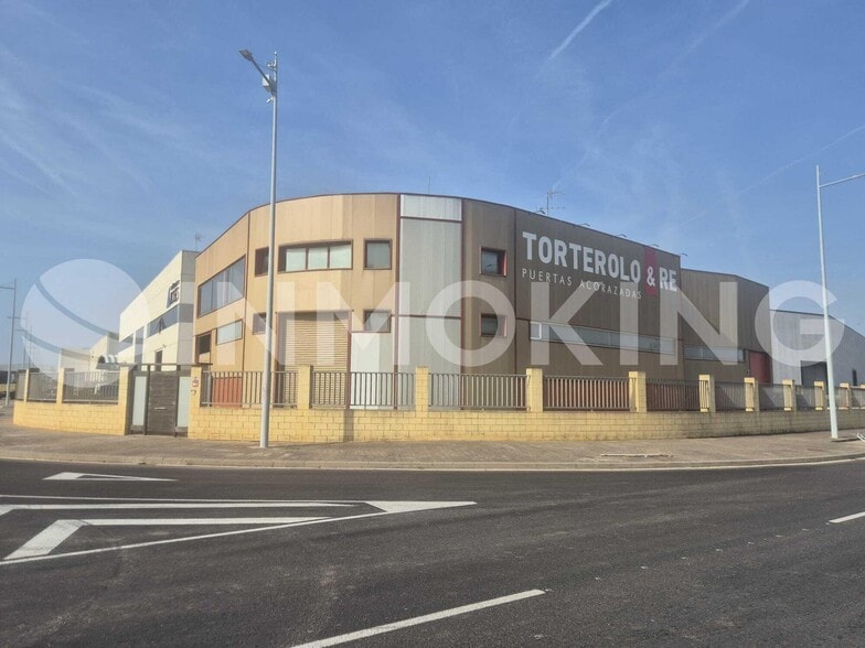 Nave en Algemesí, Valencia en venta - Foto del edificio - Imagen 2 de 14