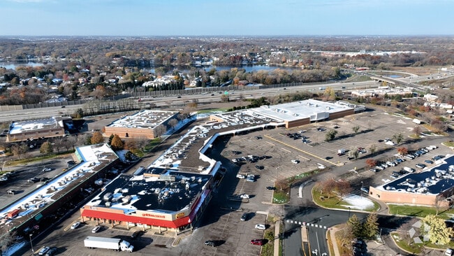 Más detalles de 13541-13579 Grove Dr, Maple Grove, MN - Local en alquiler