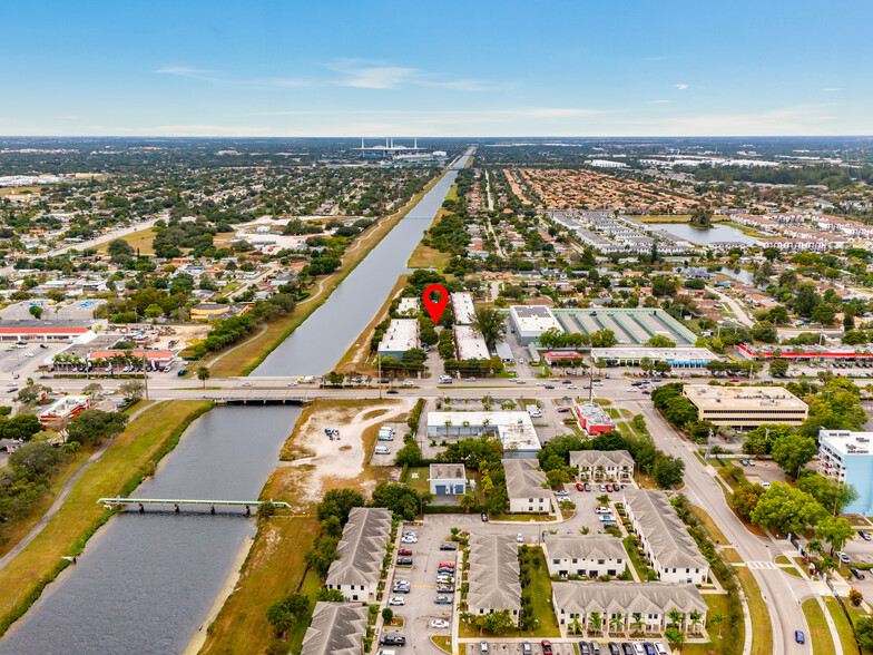 20200 NW 2nd Ave, Miami, FL en alquiler - Foto del edificio - Imagen 2 de 8