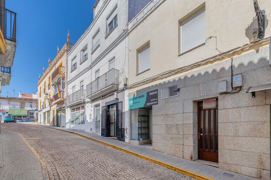 Local en Valencia de Alcántara, Cáceres en venta - Foto del edificio - Imagen 2 de 20