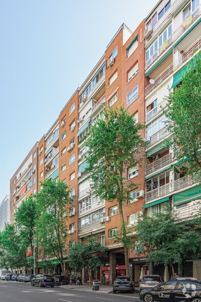 Calle Capitán Haya, 60, Madrid, Madrid en alquiler - Foto del edificio - Imagen 2 de 4