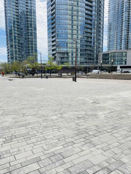 65 Navy Wharf, Toronto, ON en alquiler - Foto del edificio - Imagen 2 de 3