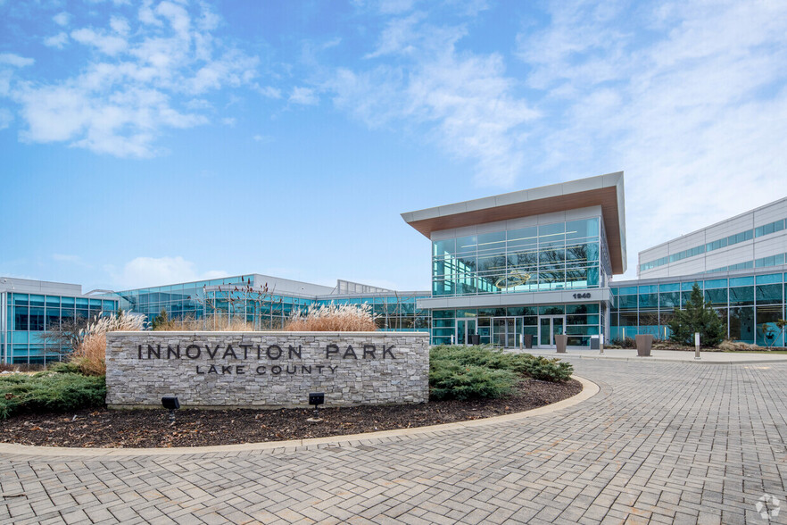 1950 Innovation Way, Libertyville, IL en alquiler - Foto del edificio - Imagen 1 de 42