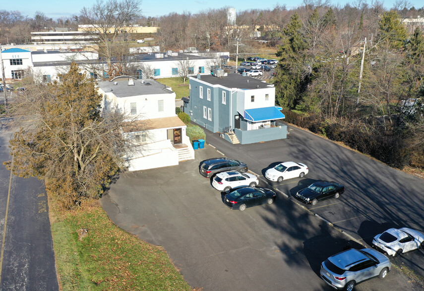 465 Commerce Dr, Fort Washington, PA en venta - Foto del edificio - Imagen 3 de 9