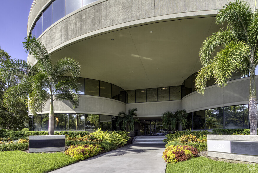 5404 Cypress Center Dr, Tampa, FL en alquiler - Foto del edificio - Imagen 3 de 37