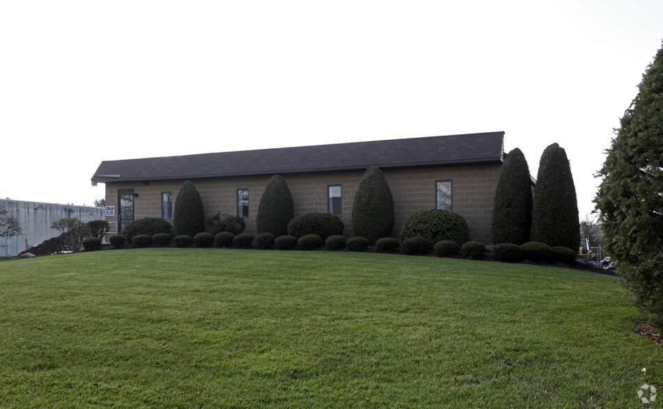 1965 Stout Dr, Warminster, PA en alquiler - Foto del edificio - Imagen 1 de 8