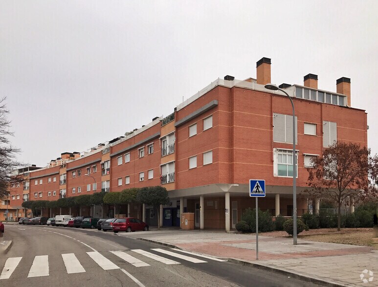 Calle Antonio Tapies, 16, Pinto, Madrid en venta - Foto del edificio - Imagen 2 de 2
