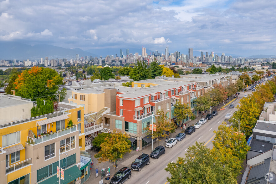 2211 4th Ave W, Vancouver, BC en alquiler - Vista aérea - Imagen 2 de 5