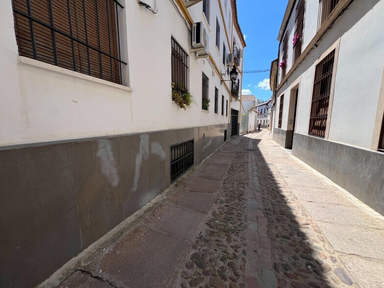 Local en Córdoba en venta - Foto del edificio - Imagen 2 de 13