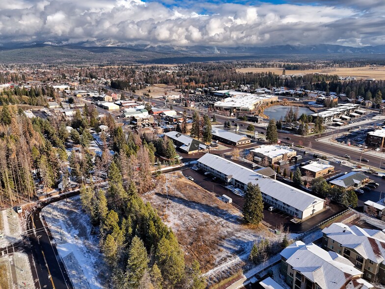 255 Akers Ln, Whitefish, MT en venta - Foto del edificio - Imagen 2 de 15