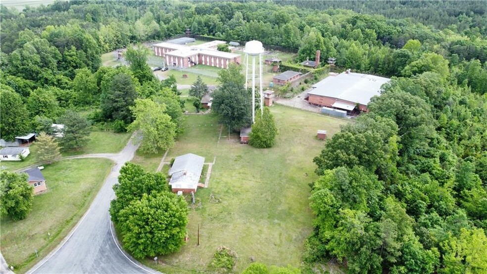 2061 High Rock School Rd, Blanch, NC en venta - Foto principal - Imagen 1 de 1