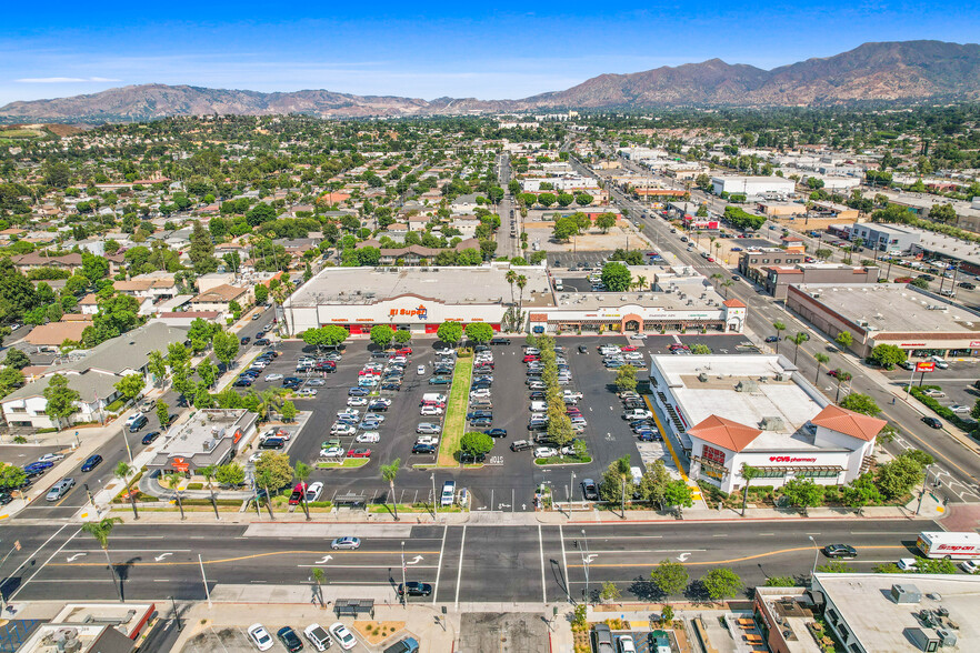 317 San Fernando Mission Blvd, San Fernando, CA en alquiler - Foto del edificio - Imagen 3 de 39