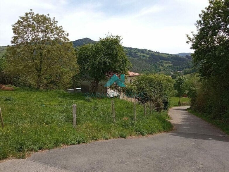 Terreno en Rasines, Cantabria en venta - Vista aérea - Imagen 3 de 6