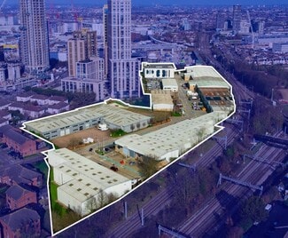 Más detalles de Victoria Rd, London - Nave en alquiler