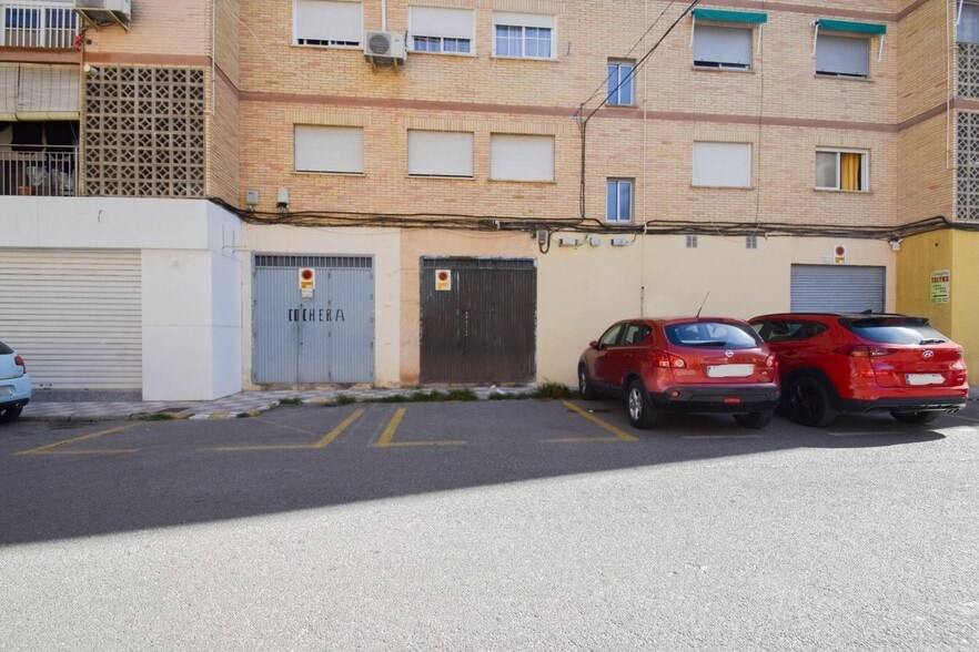 Calle Ingeniero Santa Cruz, 6, Granada, Granada en venta - Foto del edificio - Imagen 3 de 9