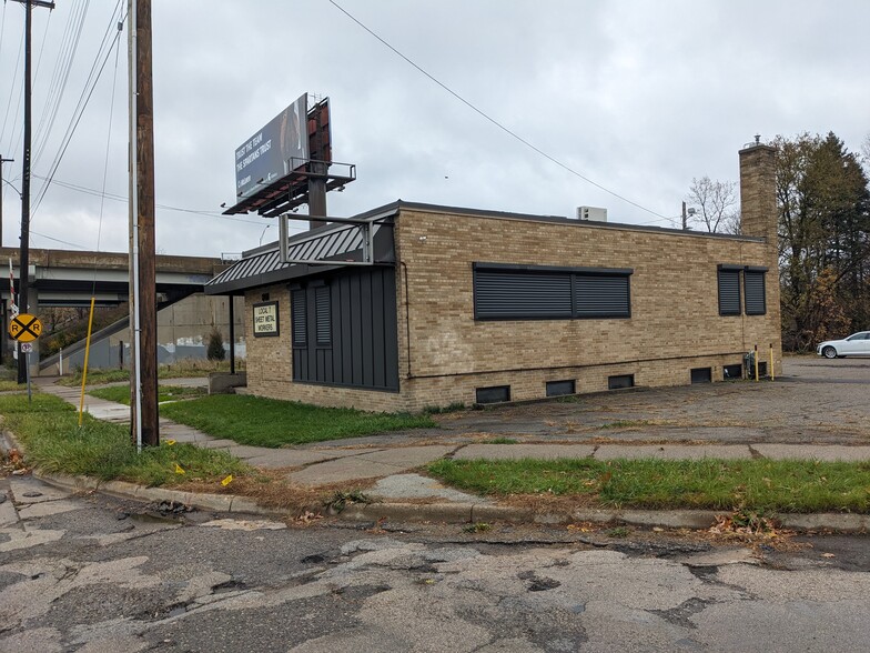 801 S Holmes St, Lansing, MI en venta - Foto del edificio - Imagen 1 de 9