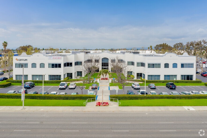 4281 Katella Ave, Los Alamitos, CA en alquiler - Foto del edificio - Imagen 1 de 18