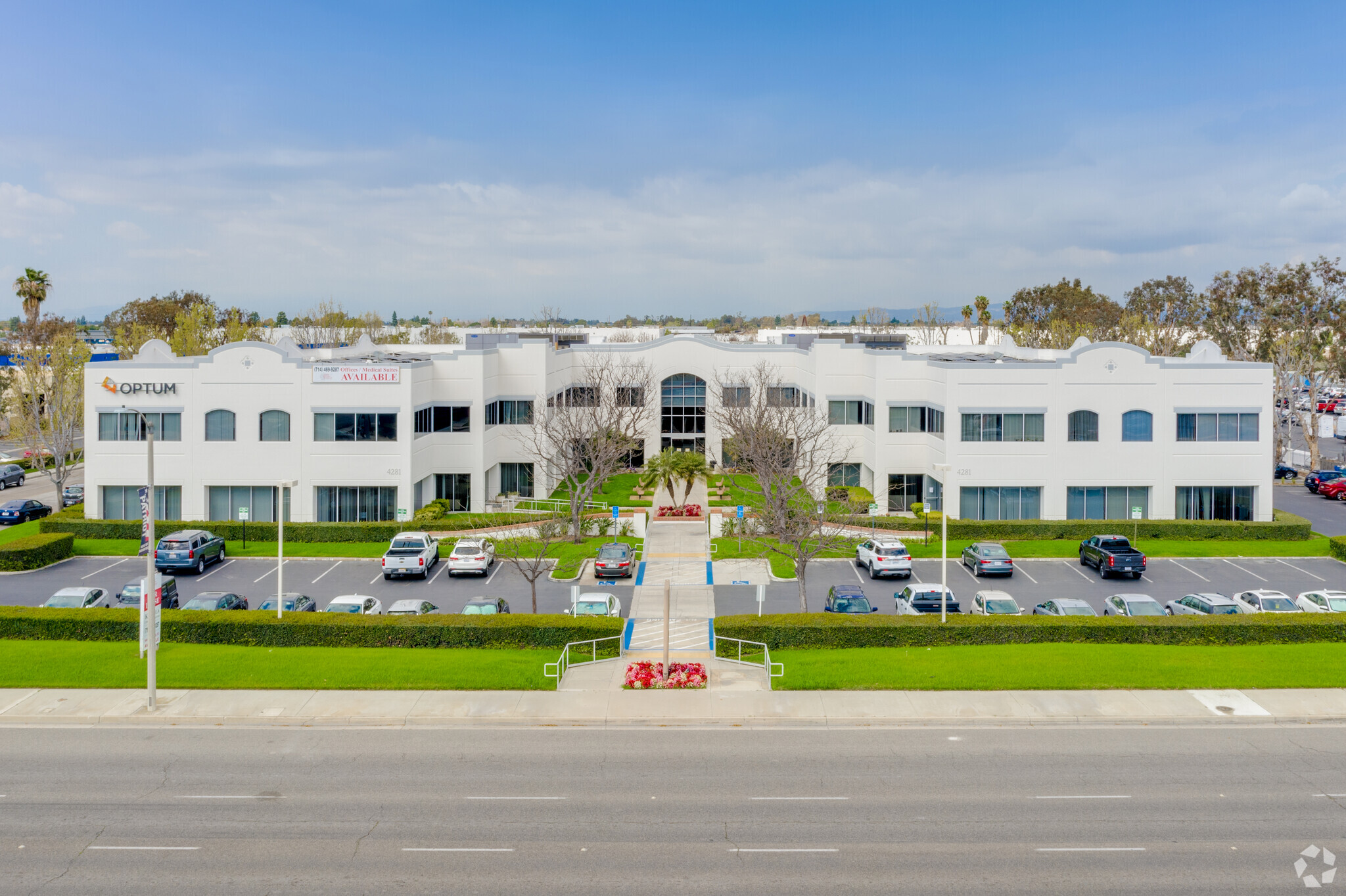 4281 Katella Ave, Los Alamitos, CA en alquiler Foto del edificio- Imagen 1 de 20