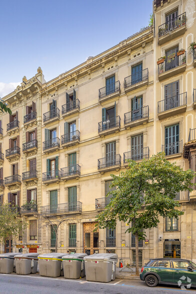 Edificio residencial en Barcelona, Barcelona en venta - Foto principal - Imagen 1 de 2