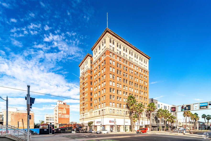 235-247 E Broadway, Long Beach, CA en alquiler - Foto principal - Imagen 1 de 16