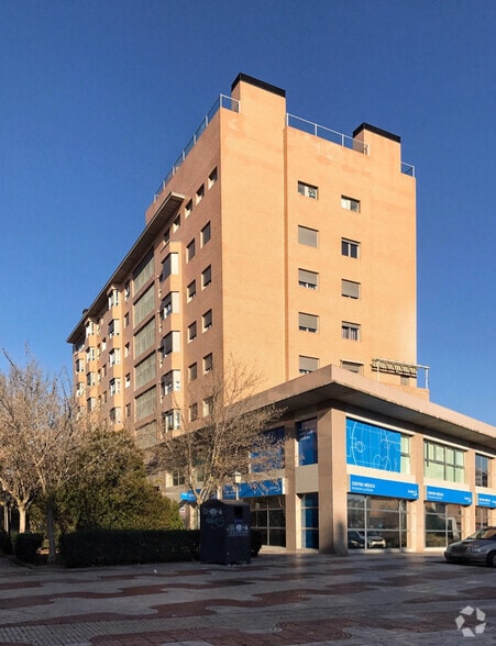 Calle Concepción Arenal, 1, Alcorcón, Madrid en alquiler - Foto del edificio - Imagen 3 de 4