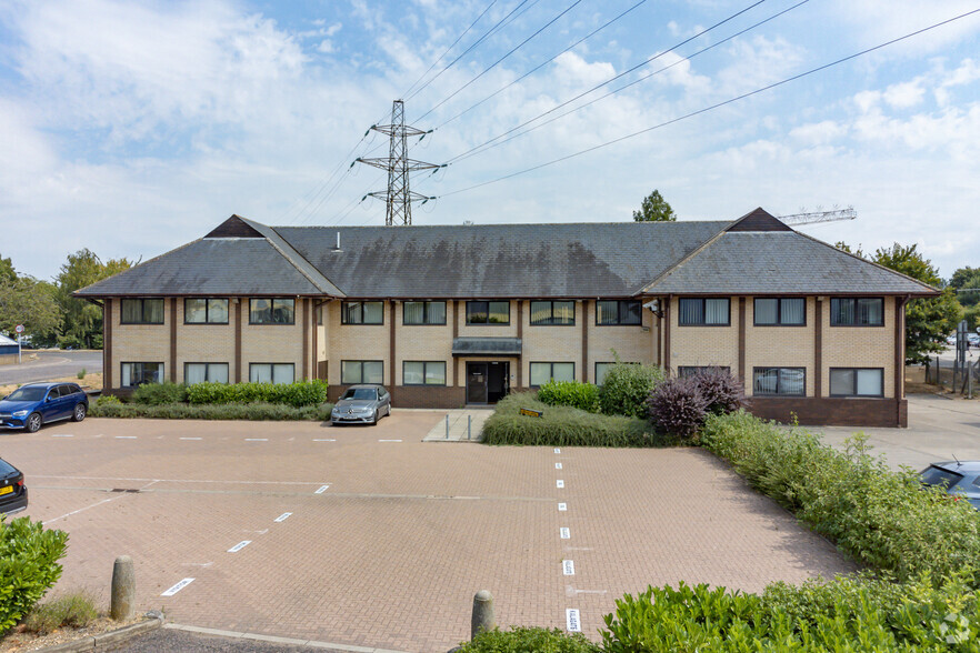 Alington Rd, St. Neots en alquiler - Foto del edificio - Imagen 1 de 29