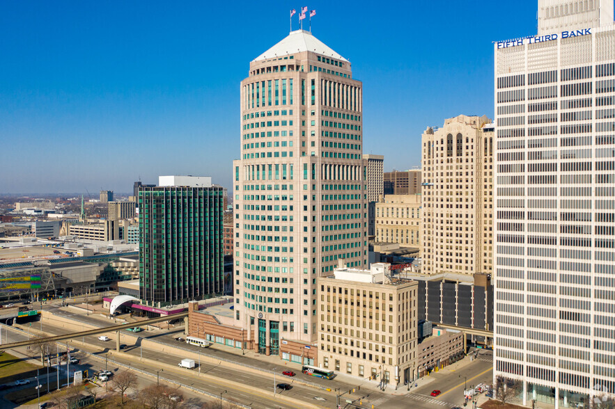 150 W Jefferson Ave, Detroit, MI en alquiler - Foto del edificio - Imagen 1 de 23