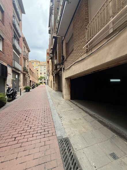 Local en Barcelona, Barcelona en alquiler - Foto del edificio - Imagen 2 de 5