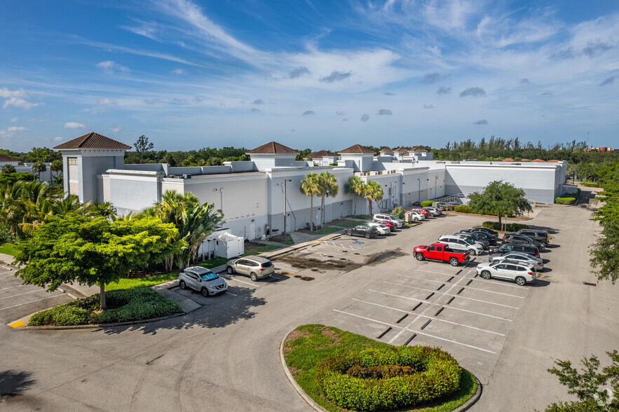 Summerlin & Bass Rd, Fort Myers, FL en alquiler - Foto del edificio - Imagen 2 de 8