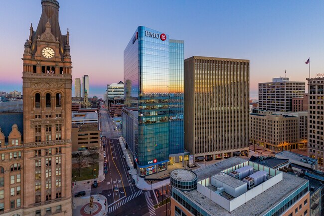 Más detalles de 790 N Water St, Milwaukee, WI - Oficina en alquiler